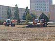 In Pirna-Sonnenstein beginnt der Bau einer Zeltstadt. Für den Straßenbau werden über 10.000 t Schotter angefahren.