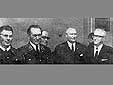 links OB Max Wallbrecher (Halver), 4. v.l. LB Günter Kautzky, rechts OB Hubert Flöper (Balve) (WP-Bild Burandt)