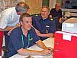 FaBe Thorsten Berger vertritt das THW wieder im Führungsstab der Berufsfeuerwehr Dortmund; rechts daneben Volker Guse, Feuerwehr-Pressesprecher