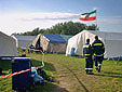 Zeltlager im Bereitstellungsraum Kägsdorf; auch das THW Halver stellt zwei Zelte