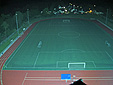 Der Franz-Dobrikat-Sportplatz auf der Karlshöhe ist hell erleuchtet